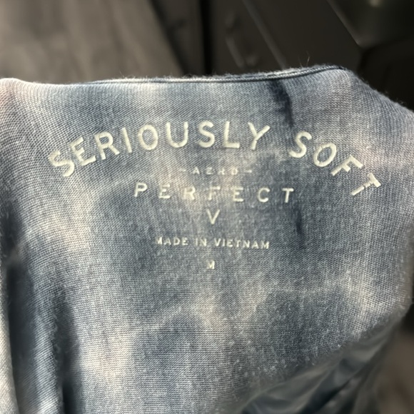 American Eagle Outfitters Seriously Soft V-Neck Tee - Picture 3 of 3